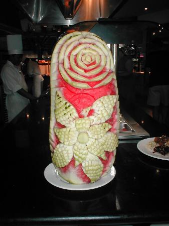 Images-g153510-d240507-b1404355S-Watermelon_Art_at_LaBrisa_Buffet-Catalonia_Riviera_Maya-Puerto_Aventuras_Yucatan_Peninsula.jpg